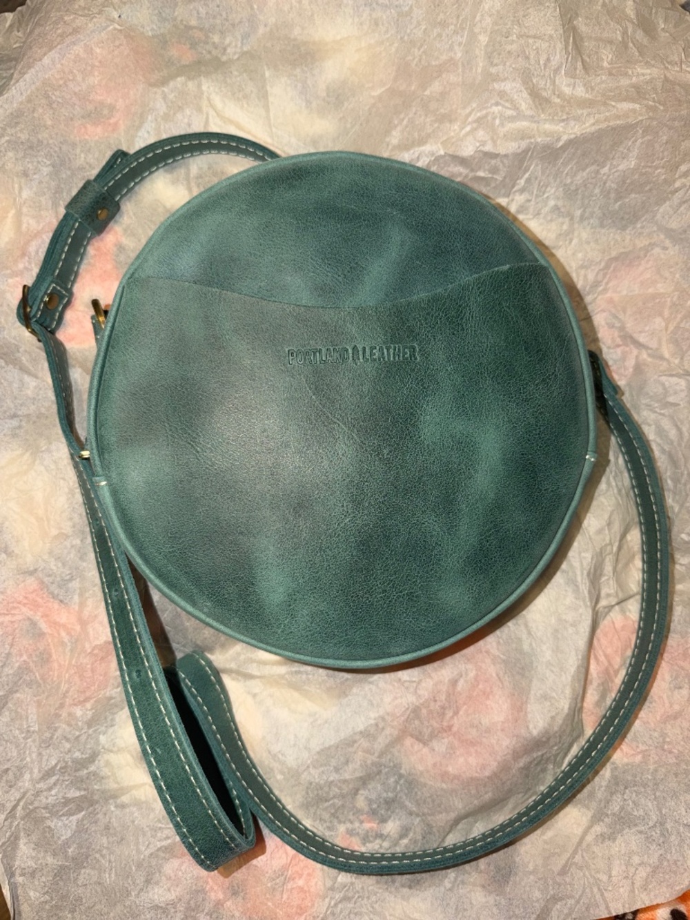 Portland Leather Goods - Surf large circle crossbody bag